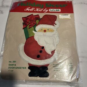 NIP Vintage 1977 Titan Felt Christmas Holiday Decor Santa Door Greeter Kit 17X26